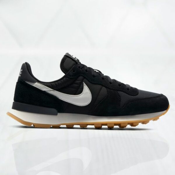 nike wmns internationalist 828407 021